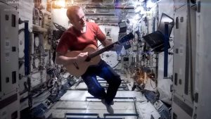 Chris Hadfield - Space Oddity