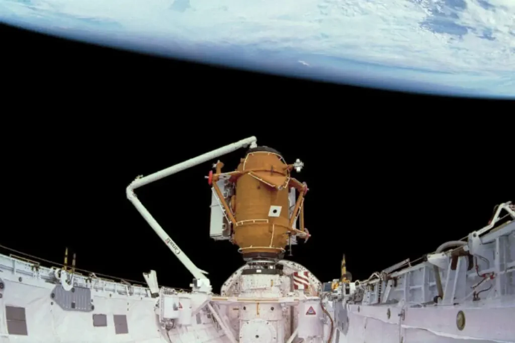 STS-74: Mir Docking Module in the payload bay of Space Shuttle Atlantis